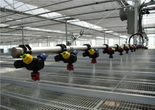 温室移动喷灌机在农业大棚中受接待的缘故原由是什么？